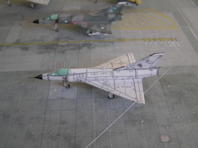 [Concours Dassault] Mirages en papier au 1/200 Pa070019