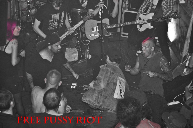 Soutien des Pussy Riot à la Miroiterie Dsc_6719