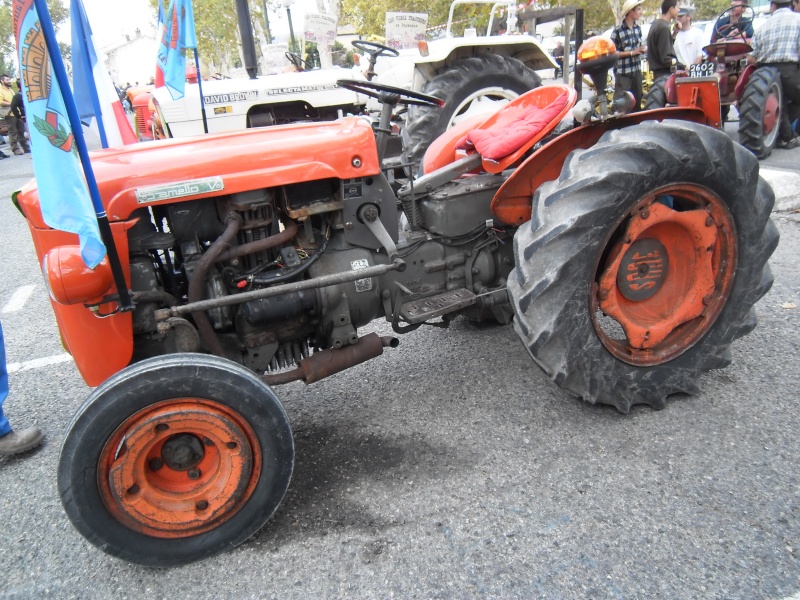 13 SENAS  le 21 Octobre 2012 : défilé de vieux tracteurs....et vieux métiers - Page 2 Senas163