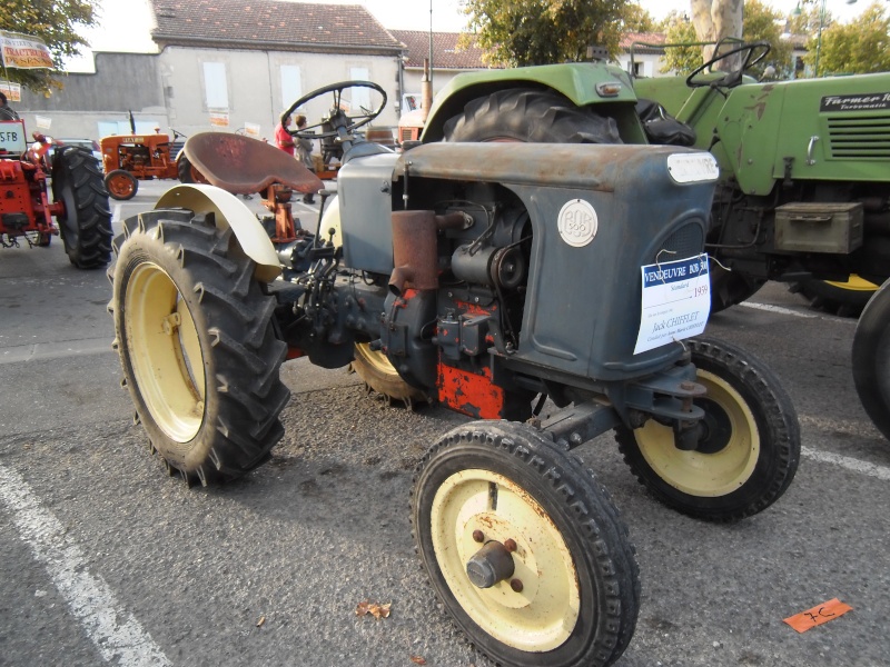 13 SENAS  le 21 Octobre 2012 : défilé de vieux tracteurs....et vieux métiers Senas_26