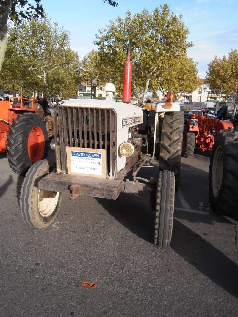 13 SENAS  le 21 Octobre 2012 : défilé de vieux tracteurs....et vieux métiers Senas_46