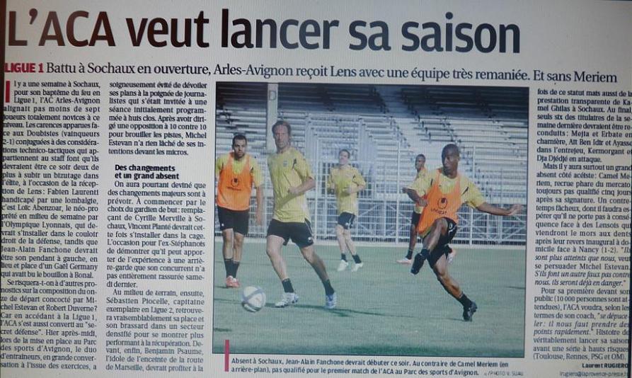 AC ARLES AVIGNON //LIGUE 2 / CLUB ET STADE  P1100423