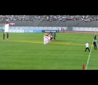 ANNECY NOUS PRIT DANS SES BRAS ..PENDANT QUE TOURS S"'EST RESSOURCE A EVIAN - Page 6 Upload45