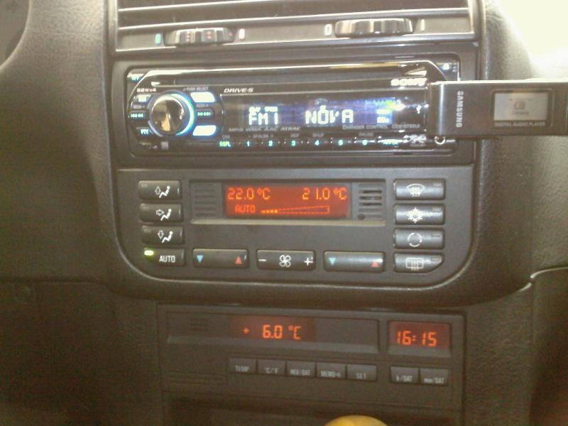 Quel poste equipe votre voiture, on vous ecoute - Page 2 Spm_a010