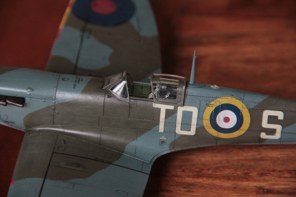 Spitfire IIA eduard au 1/48 le TO S, premier Spit de Clostermann au 61 OTU en 1942 Img_7915