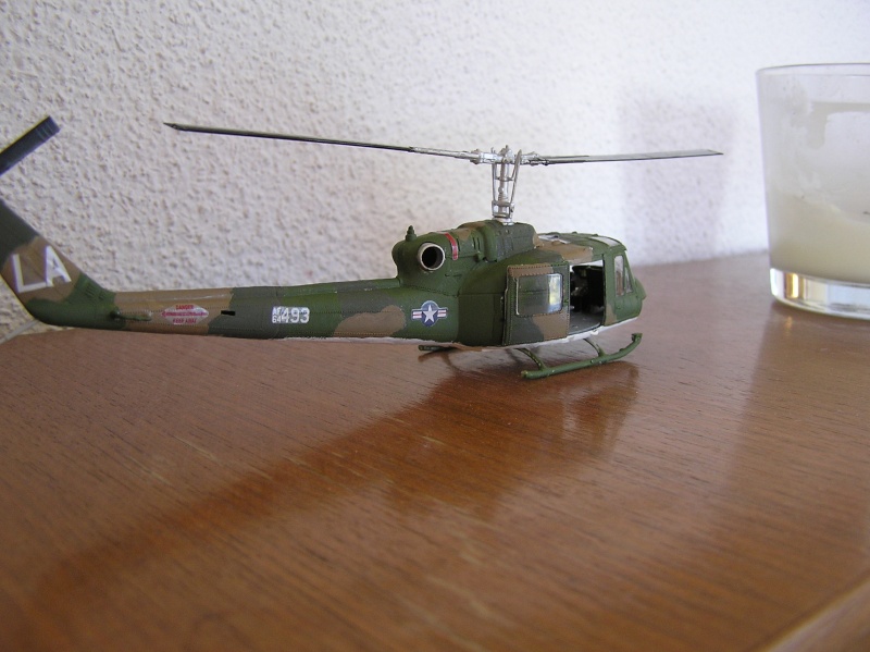 [Italeri] Uh1f Huey au 1/72 Uh1f_011