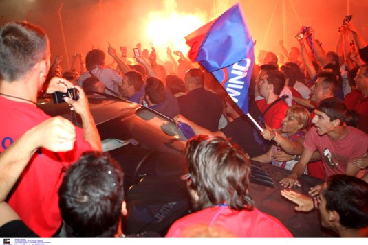 Le Mouvement Ultras en Grèce - Page 22 Pd_51311