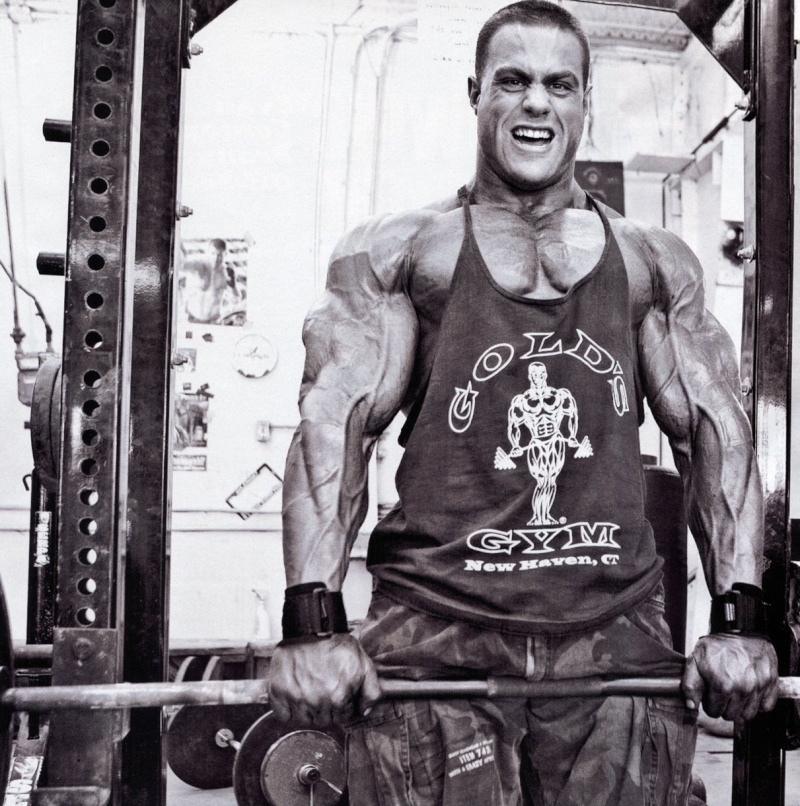 Evan Centopani спина