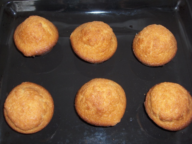 Dis donc mon coco, t'aurais pas vu les muffins? Hpim2011