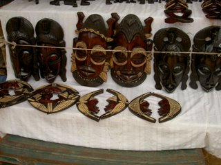 Esculturas Madeira Angola13