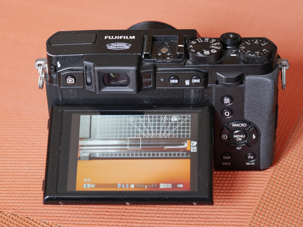 [VENDU] Fujifilm X30 P1070611