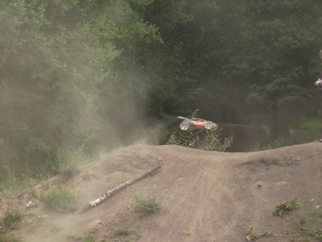  photos de ma sortie avec mon hpi baja et mon fg baja 4x4... Bild0014