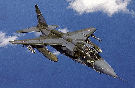 L'Avion Militaire  JAGUAR SEPECAT Jaguar (Société Européenne de Production de l'avion Ecole de Combat et d'Appui Tactique.) Le_jag11
