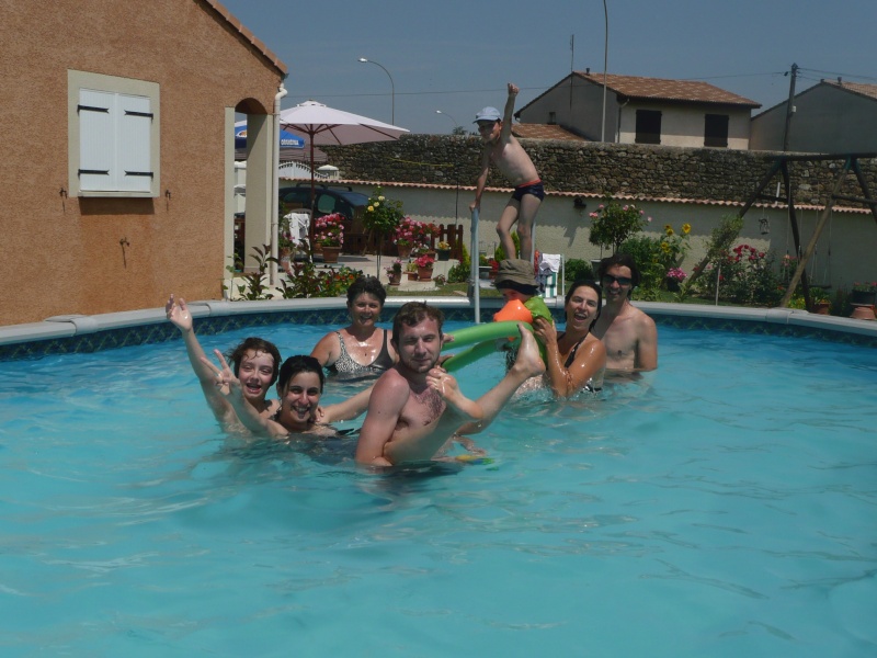 rando allier et famille en piscine 2010_022
