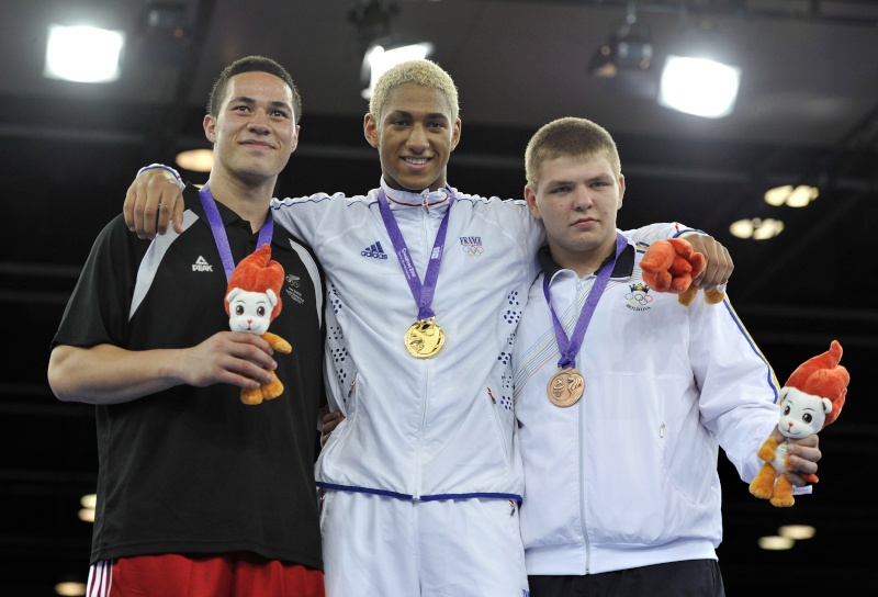 Jeux Olympiques de la Jeunesse - Singapour 2010 - Médaille d'or en Boxe (15eme médaille) 08259110