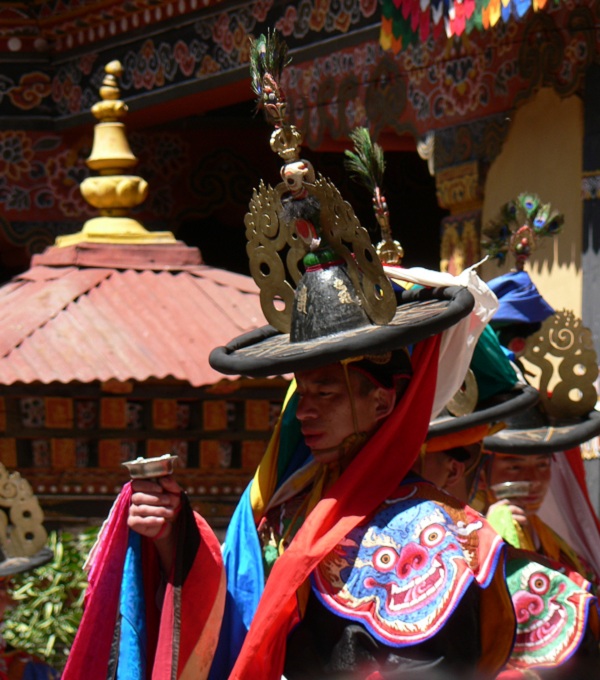 Lễ múa quỷ ở vương quốc Bhutan 12082416