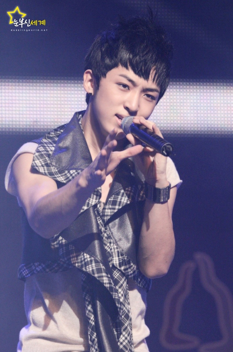 [28.08.10] One Heart Concert Tumblr59