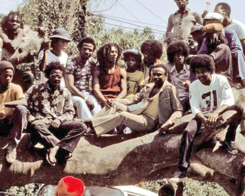 Michael Jackson and Bob Marley sitting under a tree in Jamaica Bob_ma13