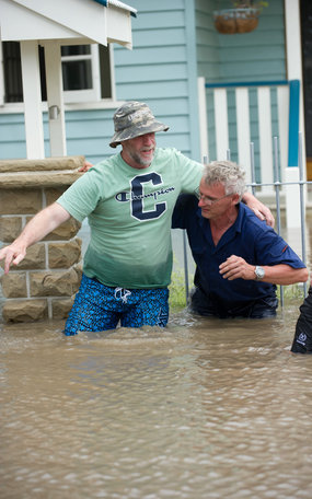 Disaster in Brisbane as water keeps coming several people are dead and dozens missing R7011510