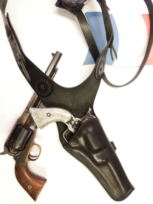 SHOULDER HOLSTER by La SELLERIE Dscf1231