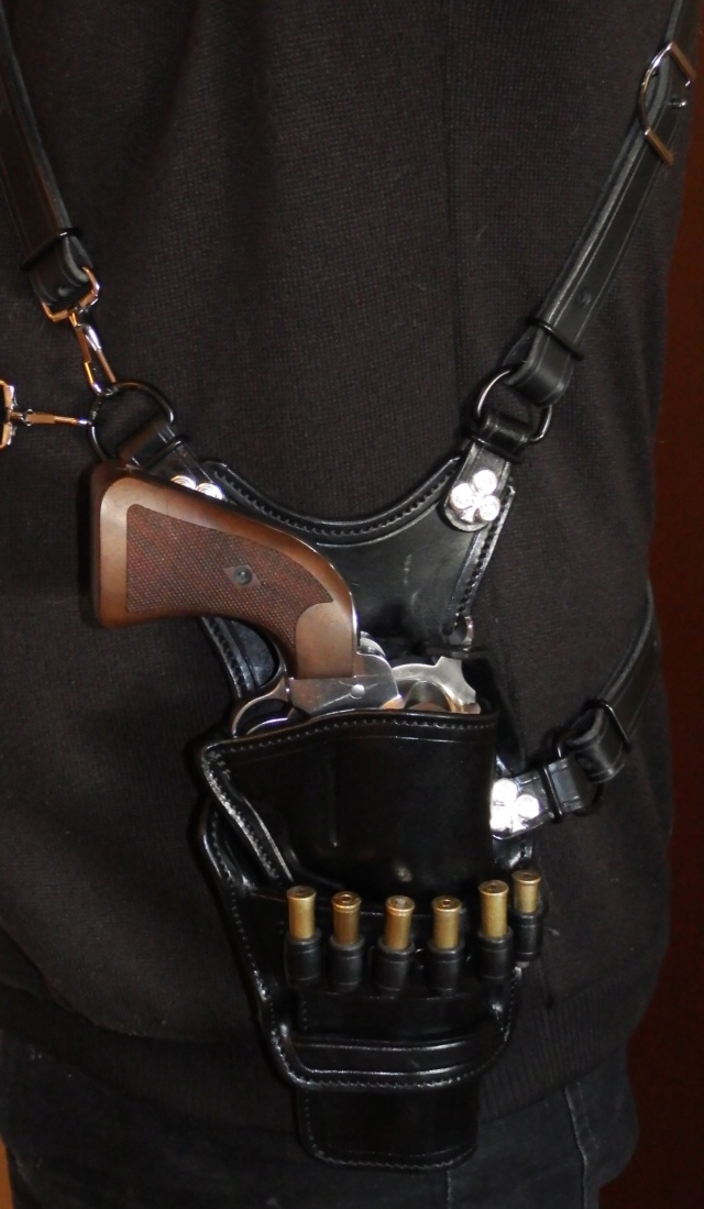 SHOULDER HOLSTER "HUNTER" by SLYE Dscf1311