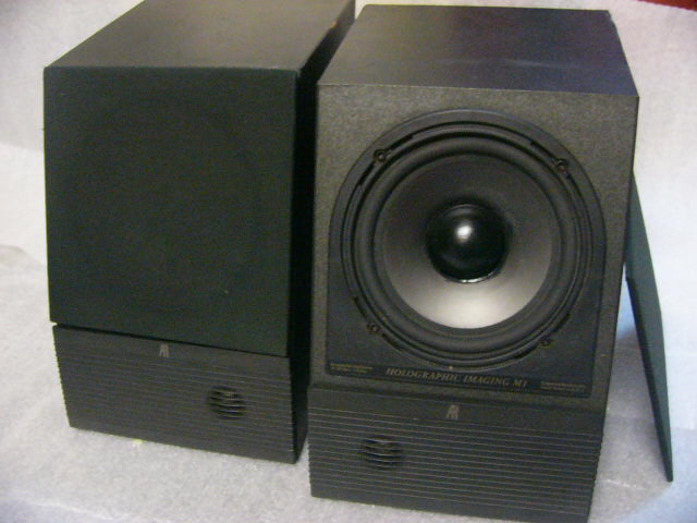 Acoustic Research   M1 Bookshelf Speaker [used]-SOLD P1060720