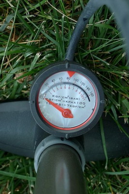 100%新，BETO 帶氣壓表 落地式 高壓大氣筒（CMP-069)，聰明嘴  20107111