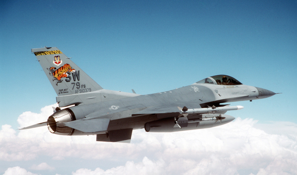 F-16C "Tiger Meet of the Americas 2001" TAMIYA - 1/48 Us-air10