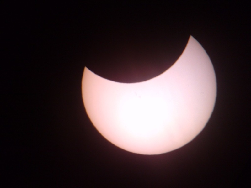 l'éclipse partielle de Soleil du 4 janvier 2011 P0401111