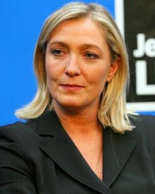 "La foi doit rester une affaire strictement privée", affirme Marine Le Pen ! Marine10