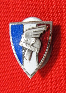 Badge de la Légion Française des Combattants Y-445710