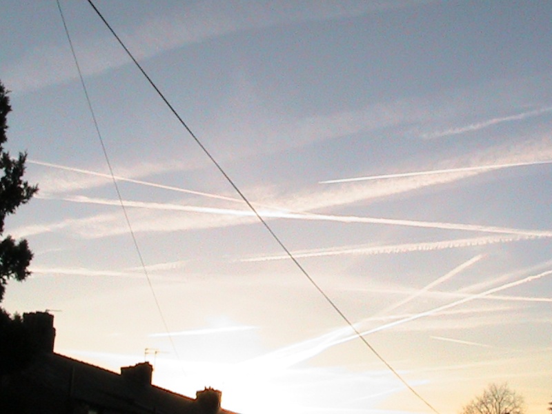 Chemtrails  post your pictures - Page 2 20_jan11