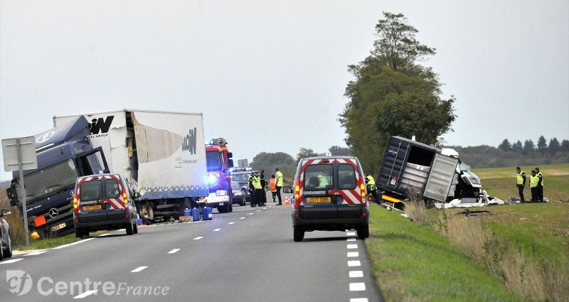 accident mortel entre deux poids lourds sur la route D2076, le 19/10/2012  Accide13