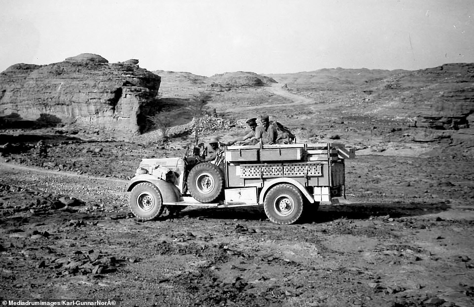 Un Chevrolet LRDG chez Dogfight Workshop... mais pas celui auquel on pense tout de suite..., c'est un WA 30 CWT....   14686512