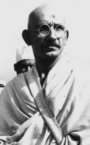 Références possibles d'Oda [Spoil possible] - Page 12 Gandhi10