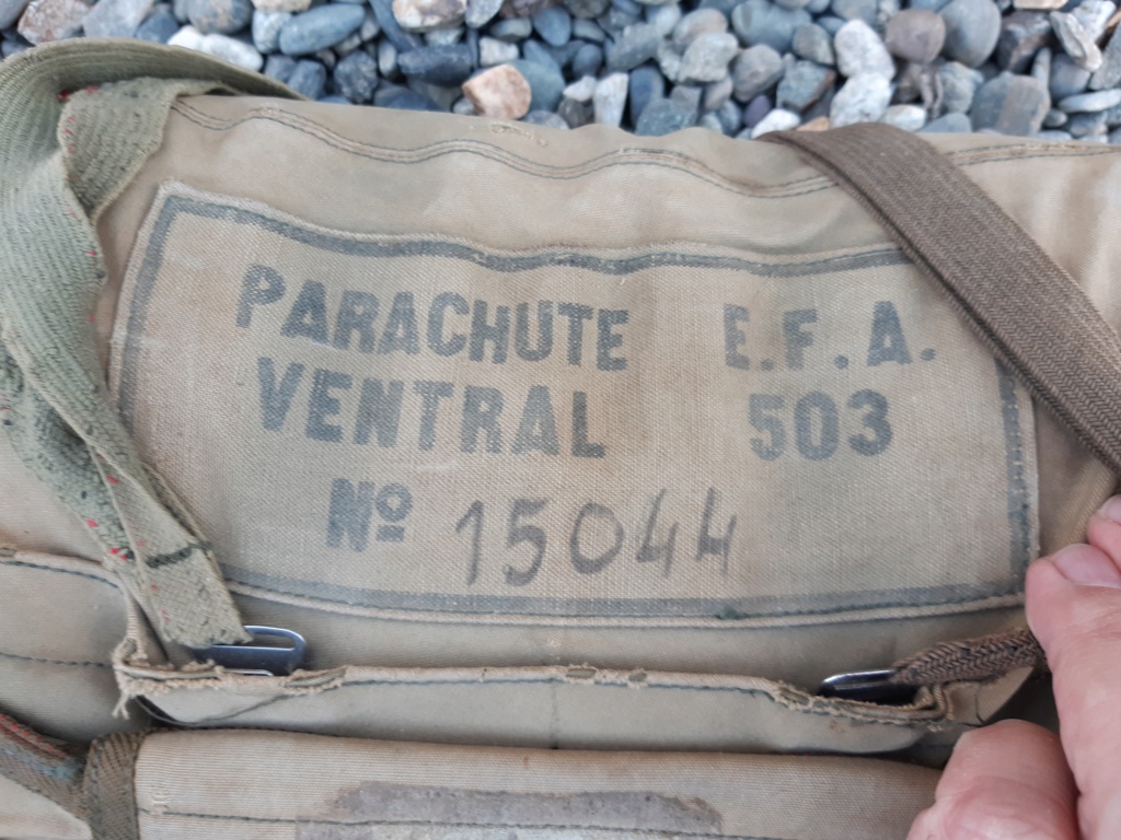 [Parachutes] Les parachutes dans l'armée Française depuis 1945 (Armée de Terre). - Page 2 20220252