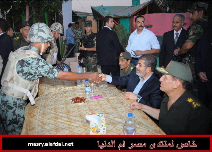 الرئيس محمد مرسى رمز البساطه والاحترام 53898510
