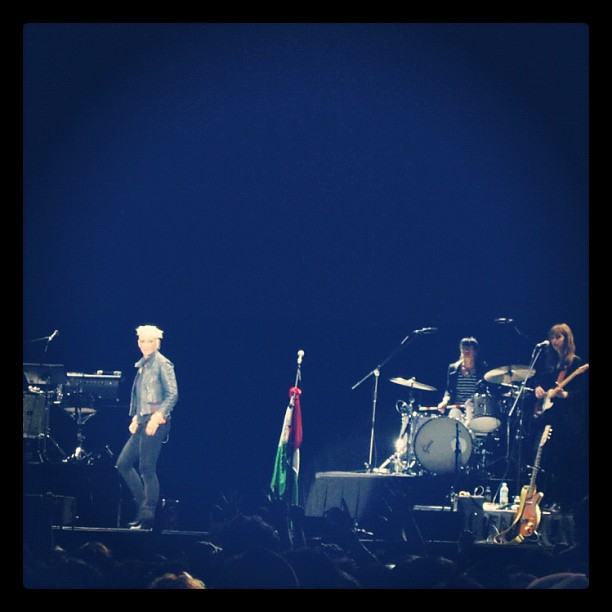 10/13/12 – Mexico City, Mexico, Autodromo Hermanos Rodriguez, "Corona Capital Music Festival" - Page 2 10-13-52