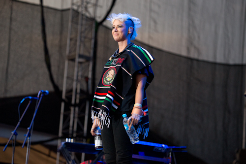 10/13/12 – Mexico City, Mexico, Autodromo Hermanos Rodriguez, "Corona Capital Music Festival" - Page 2 10-13-70