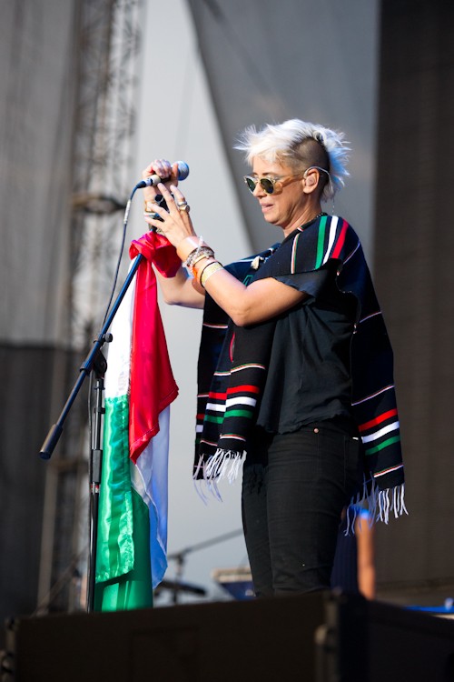 10/13/12 – Mexico City, Mexico, Autodromo Hermanos Rodriguez, "Corona Capital Music Festival" - Page 2 10-13-71