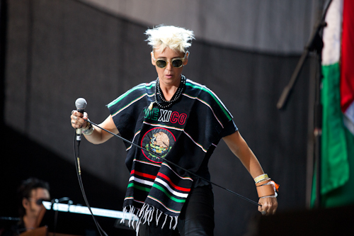 10/13/12 – Mexico City, Mexico, Autodromo Hermanos Rodriguez, "Corona Capital Music Festival" - Page 2 10-13-72