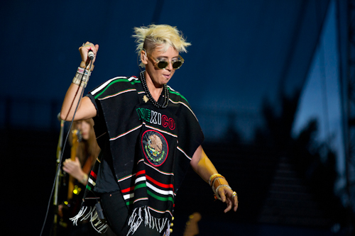 10/13/12 – Mexico City, Mexico, Autodromo Hermanos Rodriguez, "Corona Capital Music Festival" - Page 2 10-13-82