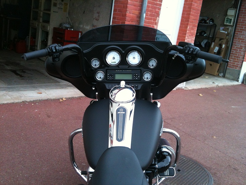 montage ape hangers sur street glide 01410