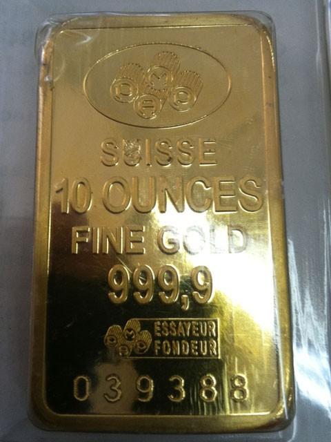 Hoarding Gold?  Is it real? Fake2010