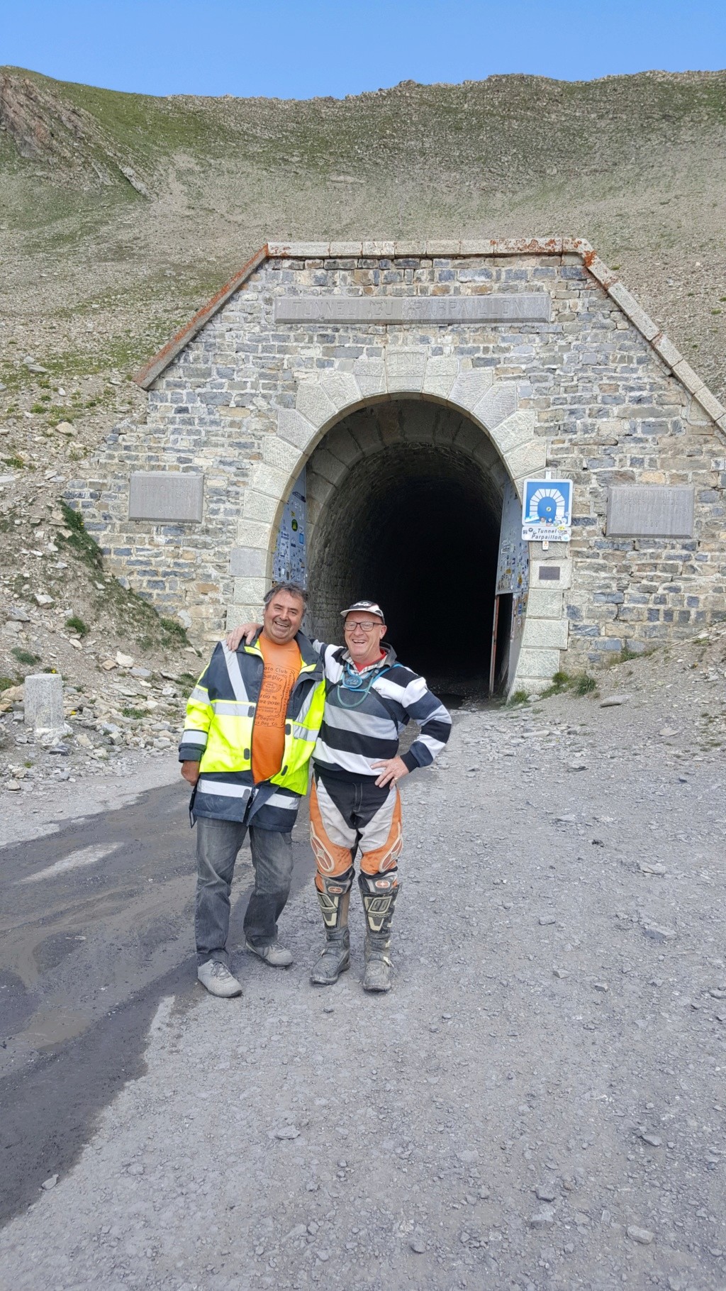 En haute montagne avec les p'tits gars du haut Dauphiné !! - Page 2 20180846