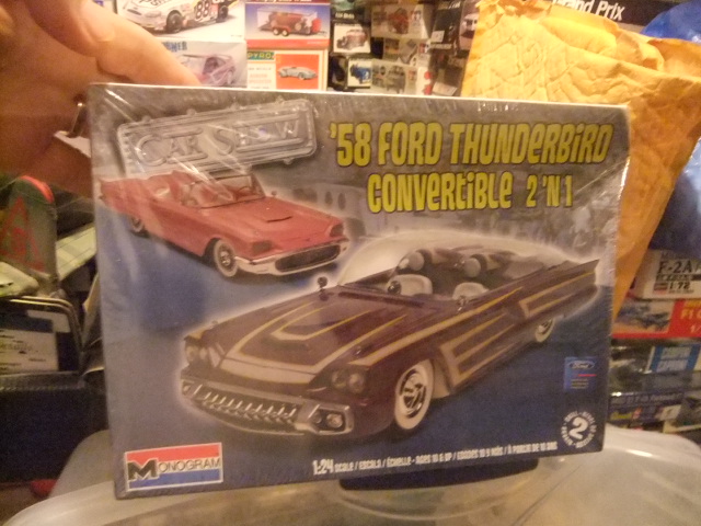 Pour vendre ou échange MONOGRAM 1/24 THUNDERBIRD CONVERTIBLE 2en 1 1958' Dsc19862