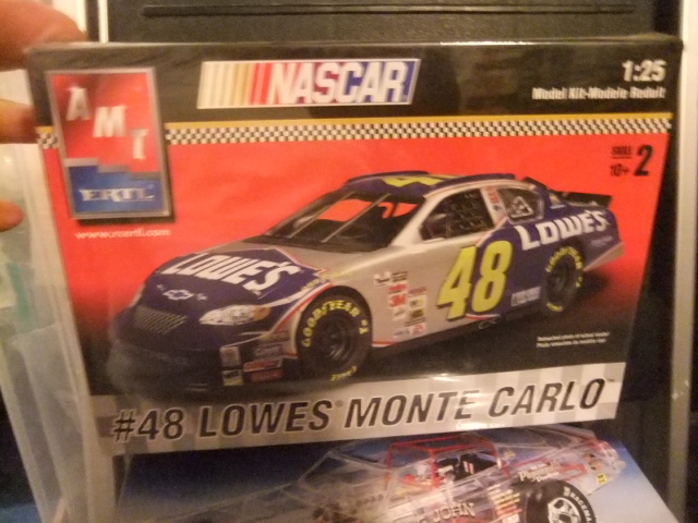 Pour échange ou vendre  AMT/ERTL 'NASCAR ' MONTE CARLO # 48 'LOWES' Dsc27163