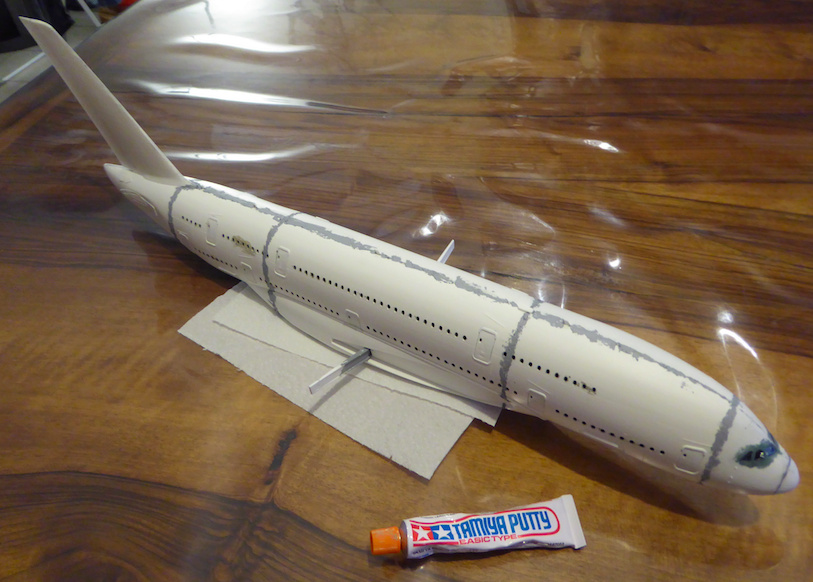 [Heller] - 1/125 - Airbus A380 Air France - Page 2 Photo017