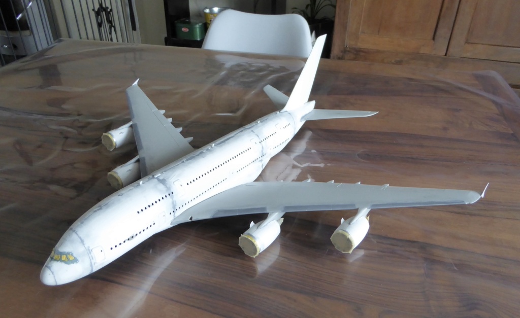 [Heller] - 1/125 - Airbus A380 Air France - Page 4 Photo032