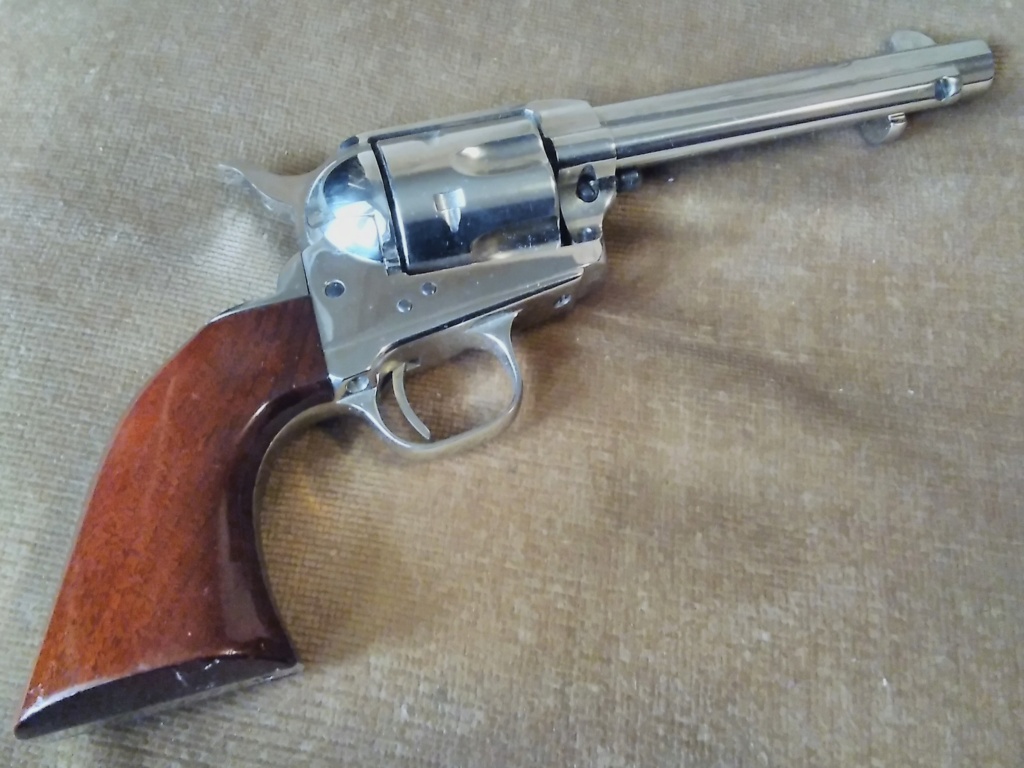 Bientôt à la maison: Uberti Cattleman à blanc cal 9mm RK Img_2336